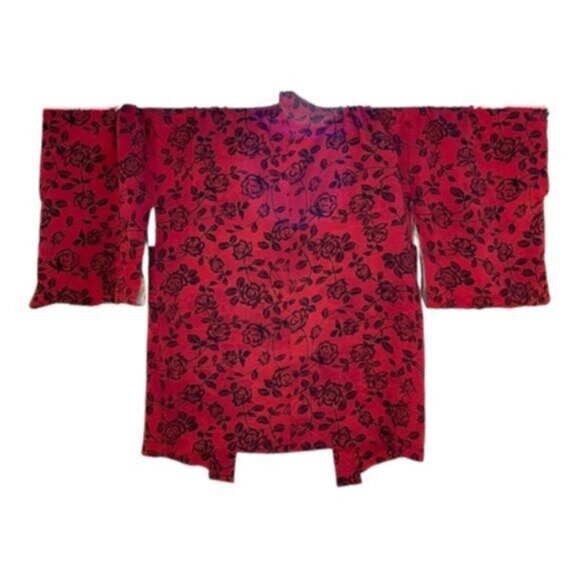 Vintage Silk Red & Black Floral Pattern Short Kimono - Picture 5 of 9